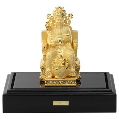 ไฉ่ซิ้งเอี้ยประทับบัลลังก์